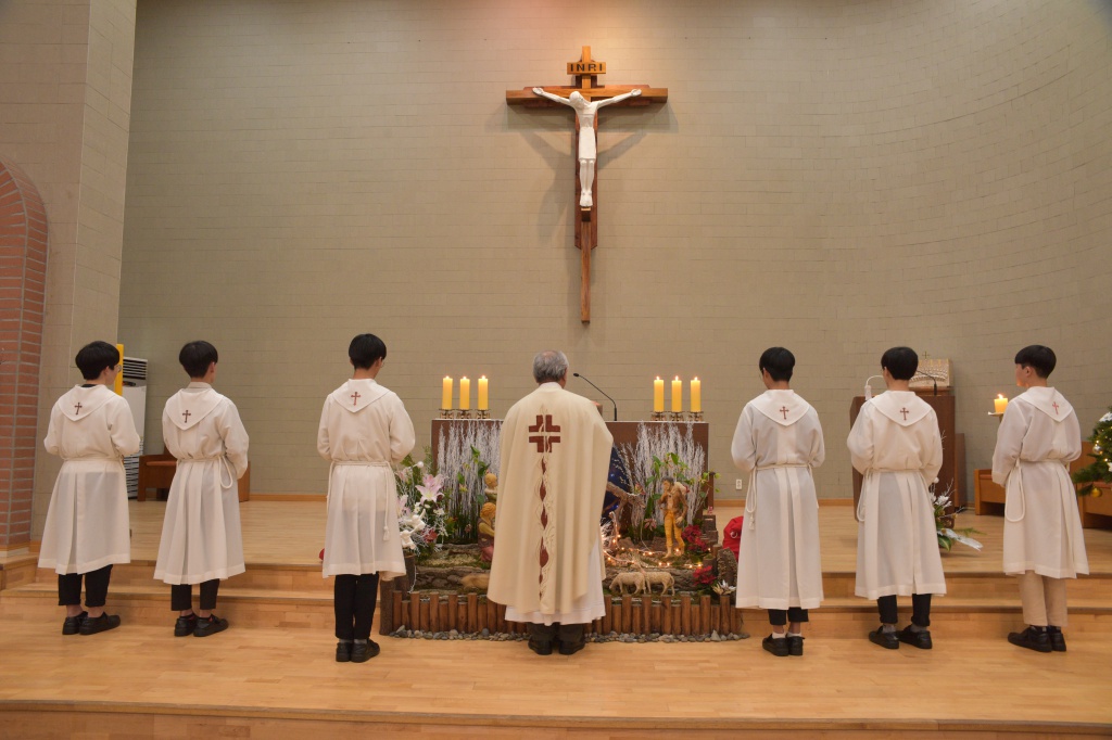 12월24일 성탄전야밤미사 (11).JPG