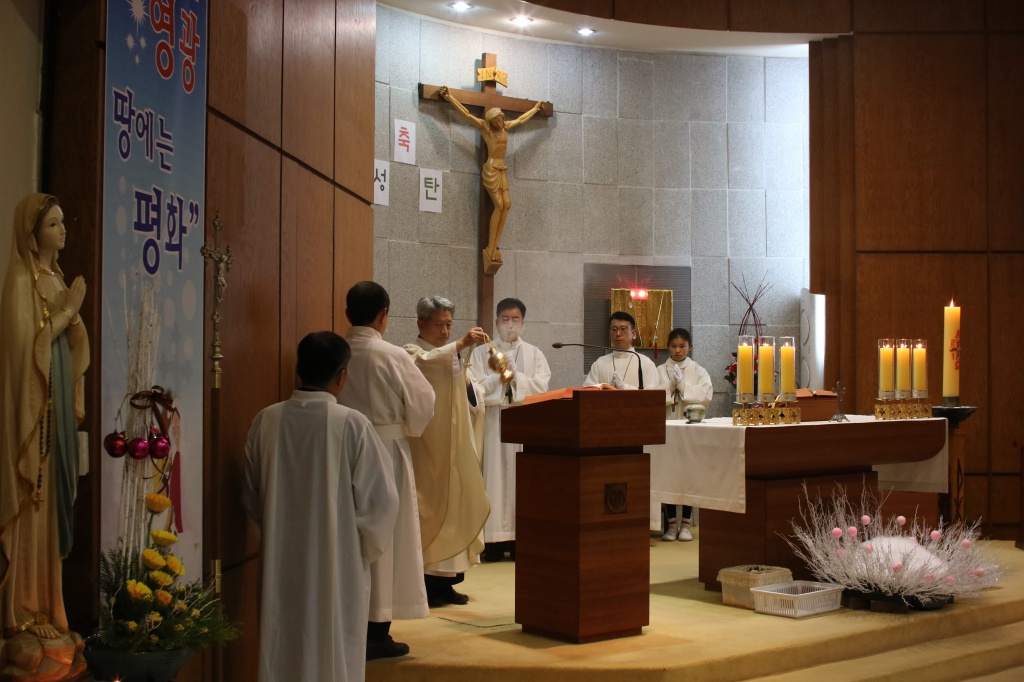 성탄전야미사 (25).JPG