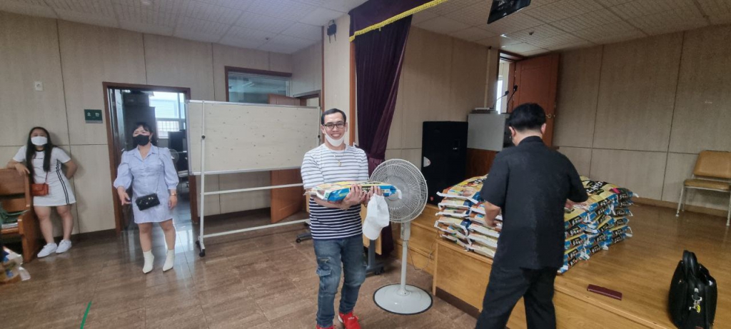 6월 양산 이주민 쌀 나눔5.jpg
