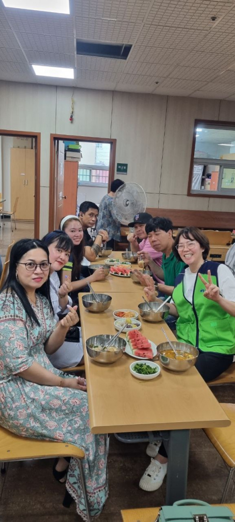 6월 양산 이주민 쌀 나눔.jpg