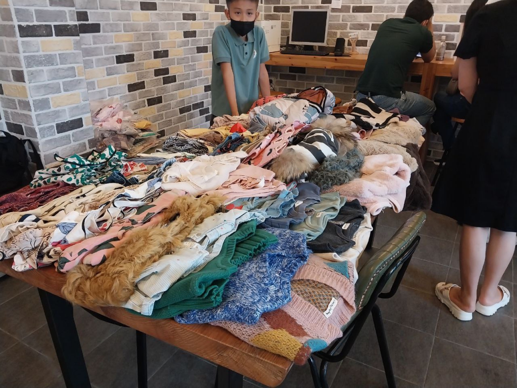 20220821 베트남공동체 옷나눔.jpg