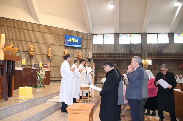 석포성당 세례식2020-02-02-005.JPG