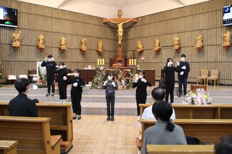 22-12-25 성탄미사IMG_1591.png