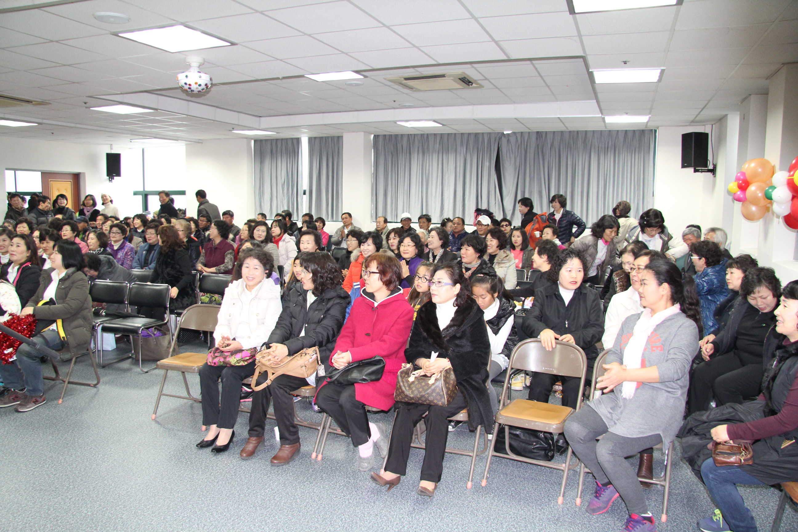 사본 -2012년12월2일 1641,1642 꾸리아 연차총침목회 053.jpg