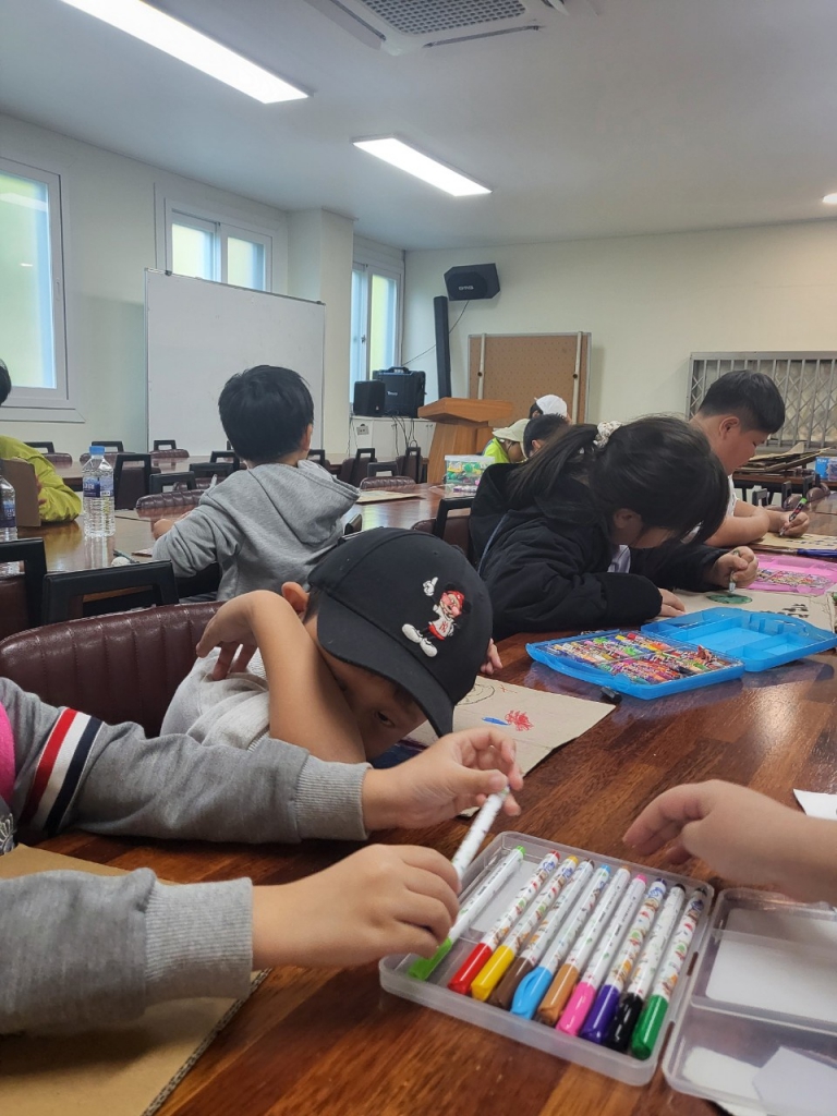 20241026주일학교플로킹 (8).jpg