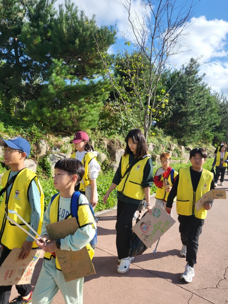 20241026주일학교플로킹 (21).jpg