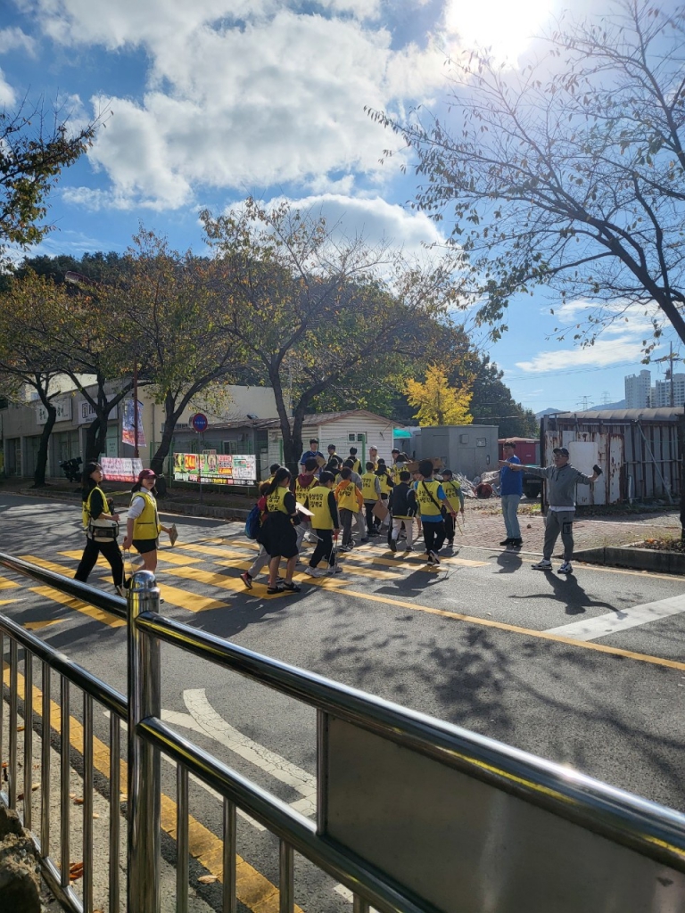 20241026주일학교플로킹 (19).jpg