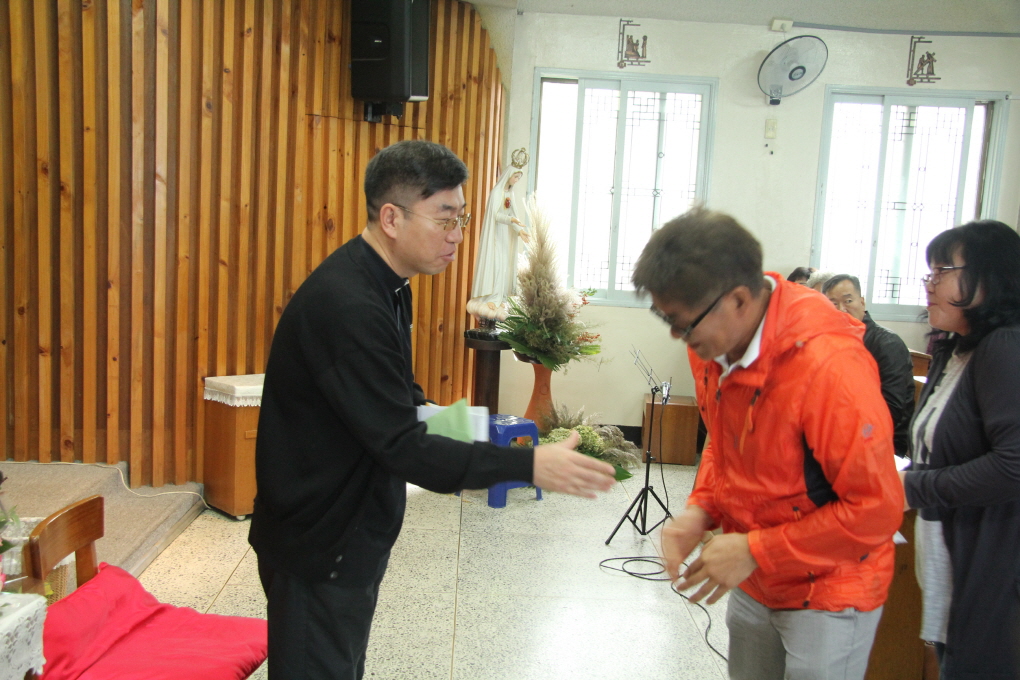 2014 10 05전열사도요한신부님 마지막미사 007.jpg