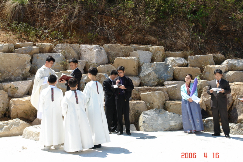 20060416김대건 안드레아신부님상 축성식DSC01992.JPG