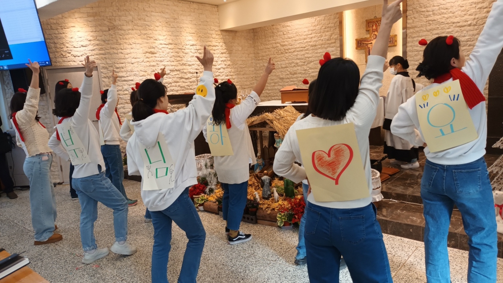 20231224사도요한 신부님영명축 (3).jpg