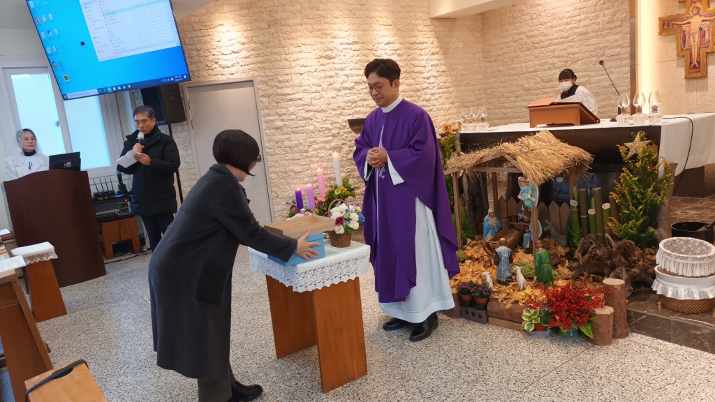 20231224사도요한 신부님영명축 (13).jpg