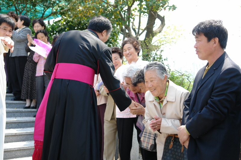 20060428황주교님본당순방DSC02225.JPG