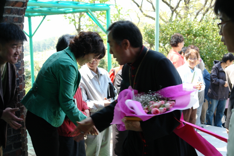 20060428황주교님본당순방DSC02229.JPG