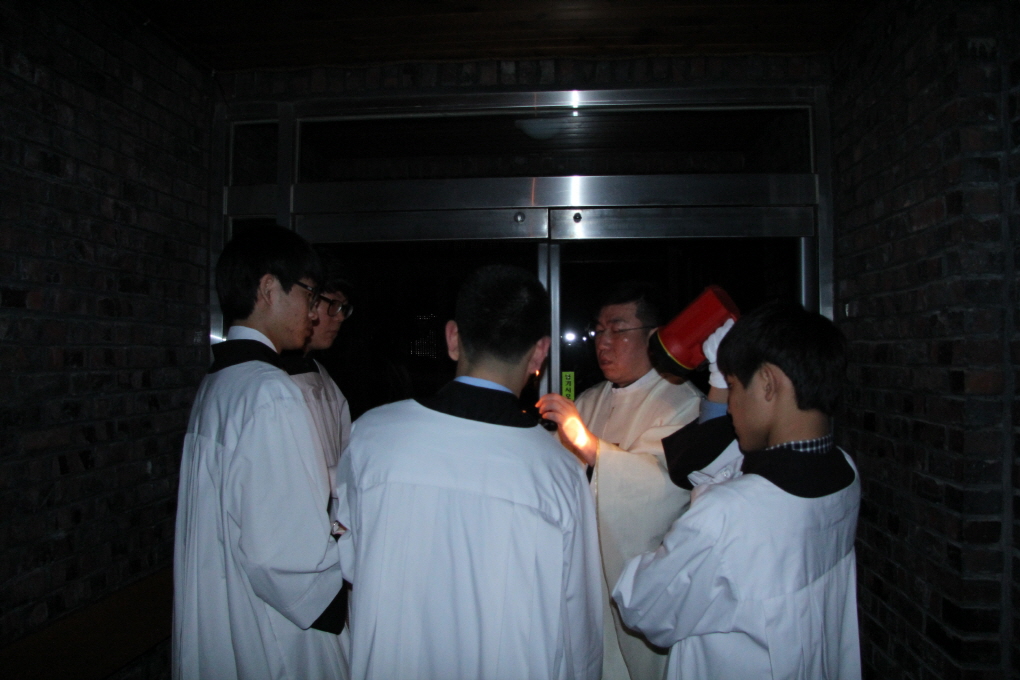 2014 04 19부활성야 영세식 017.jpg