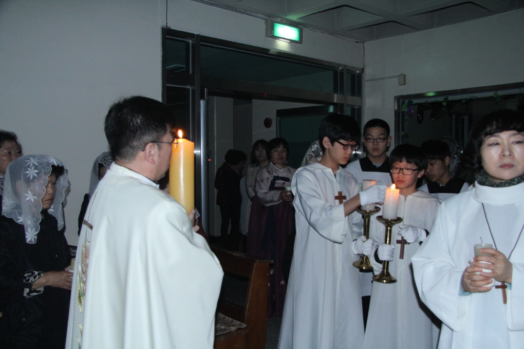 2014 04 19부활성야 영세식 019.jpg