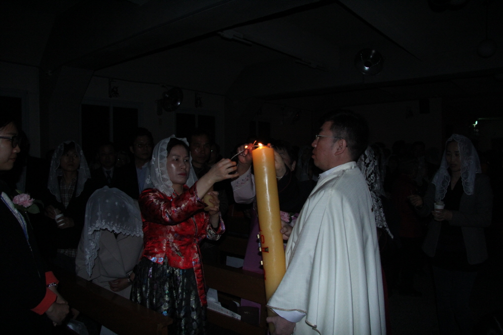 2014 04 19부활성야 영세식 020.jpg