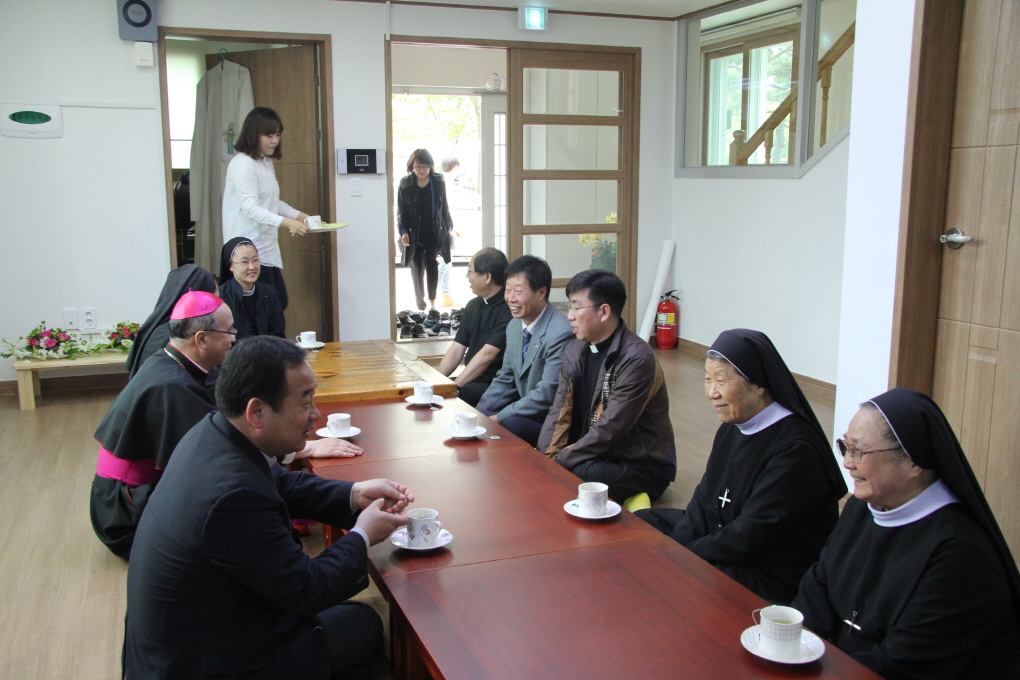 2014 04 26푸른나래축복식 손주교님 006.jpg