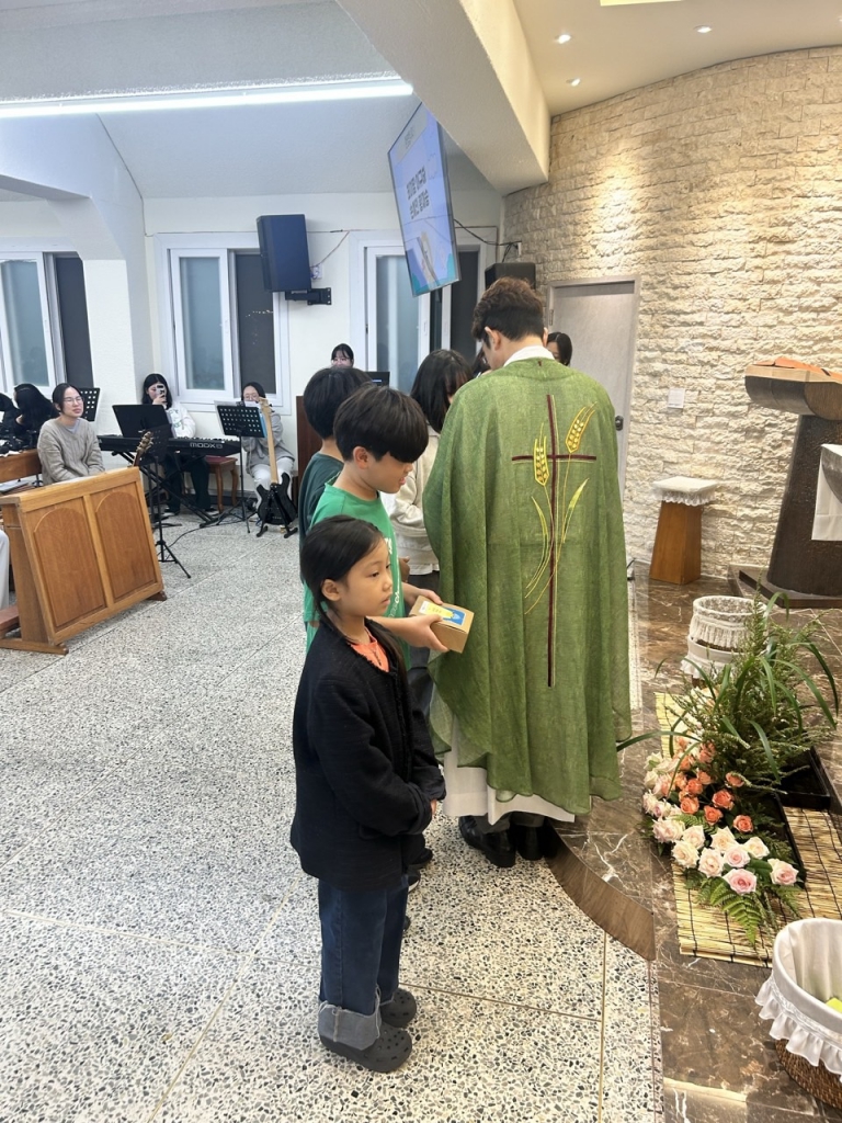 20241012 주일학교 예비자 환영식 (13).jpg