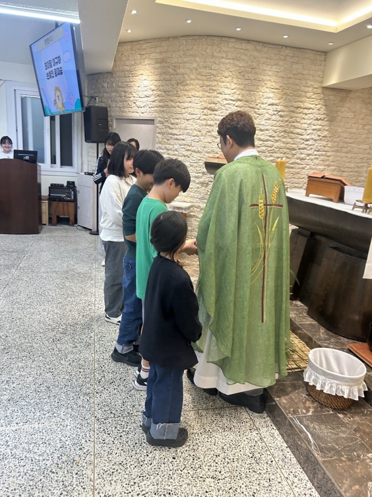 20241012 주일학교 예비자 환영식 (10).jpg