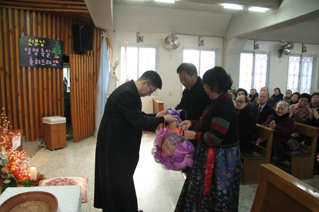 2013 12 25 전열신부님영명축일 007.jpg