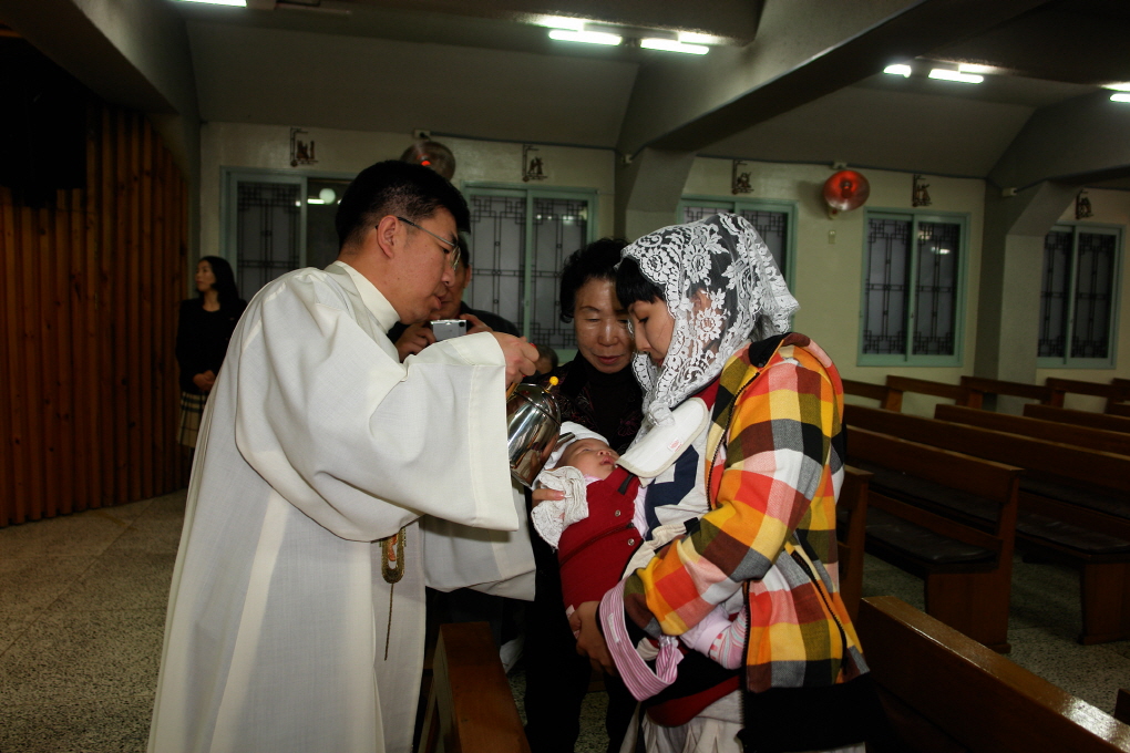 101106유아세례 (1).JPG