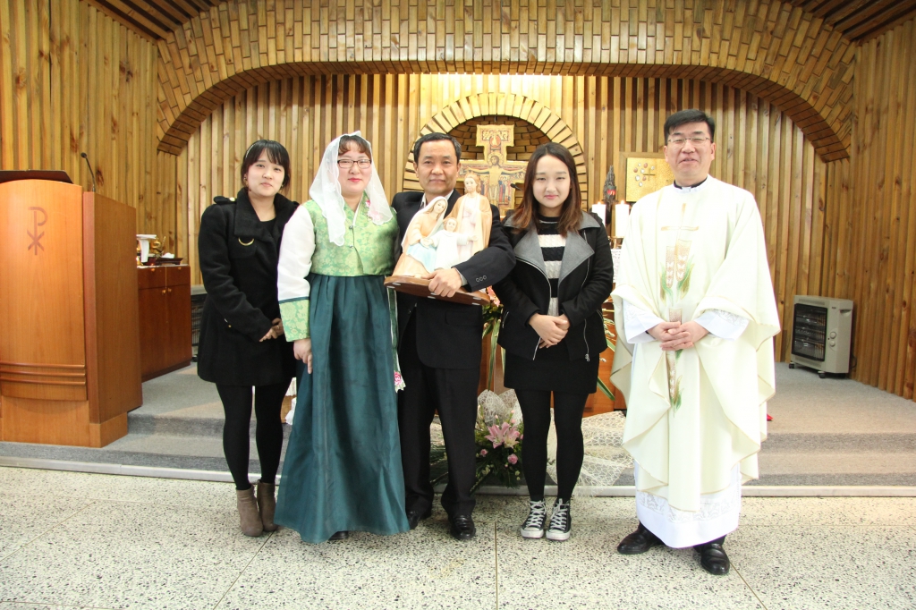 박은호펠렉스 성가정축복식 14 02 02 006.jpg