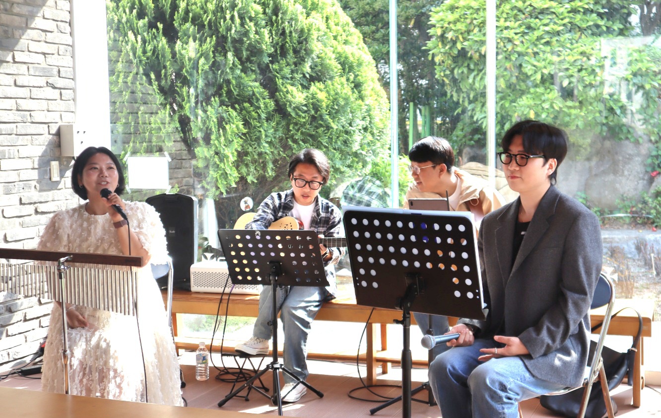 청년 찬양 마당.jpg