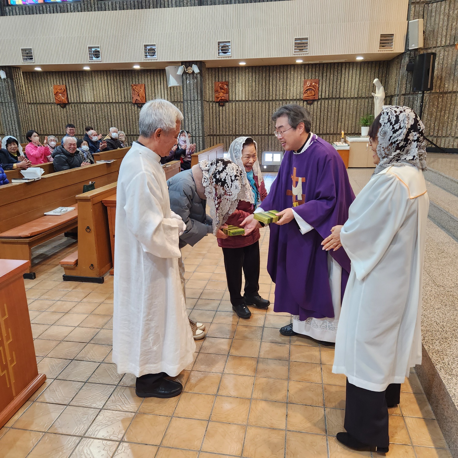 3월7일 한솔대학 개근상 시상식4.jpg