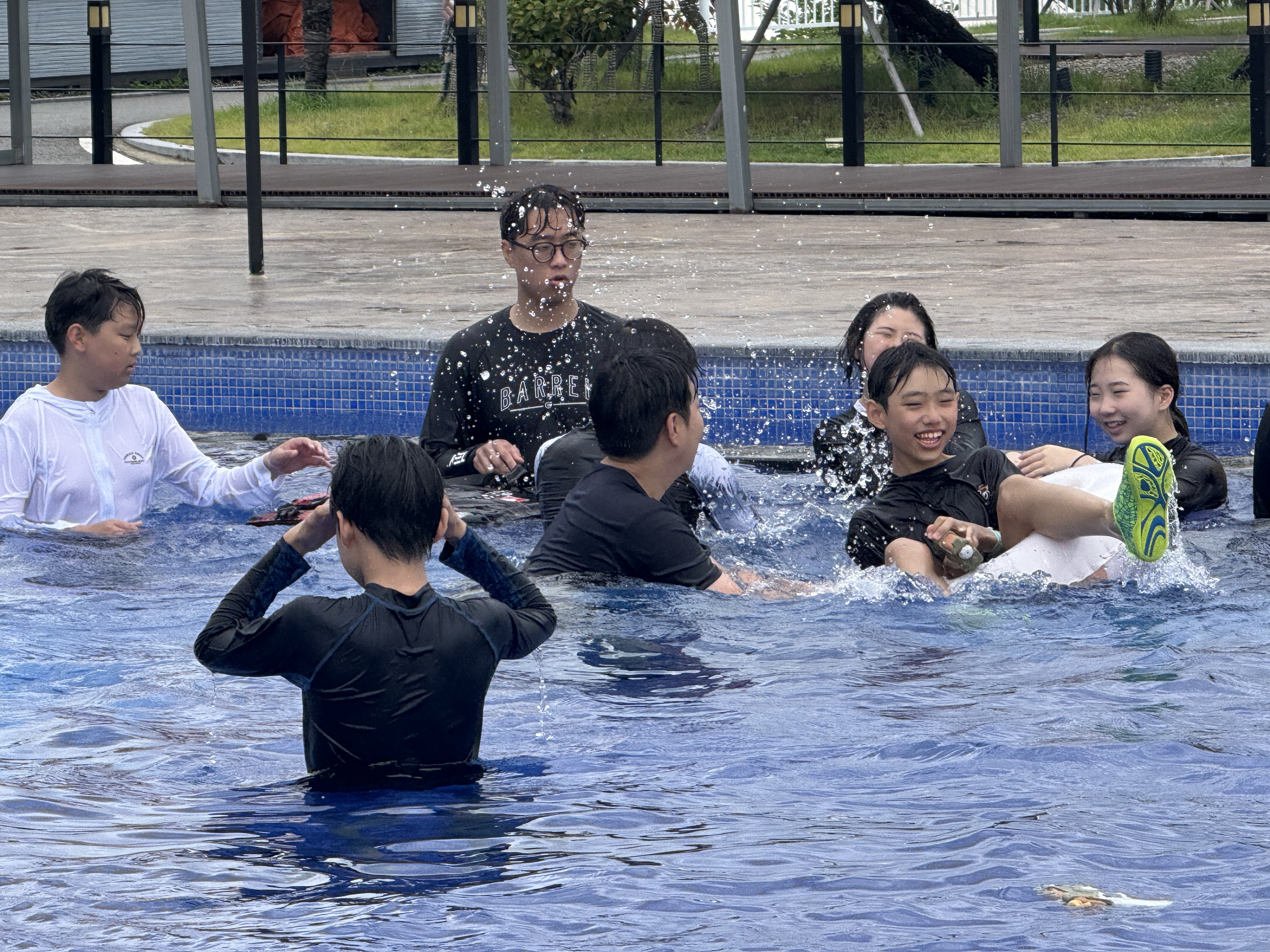 2025년7월19일-중고등부물놀이7.jpg
