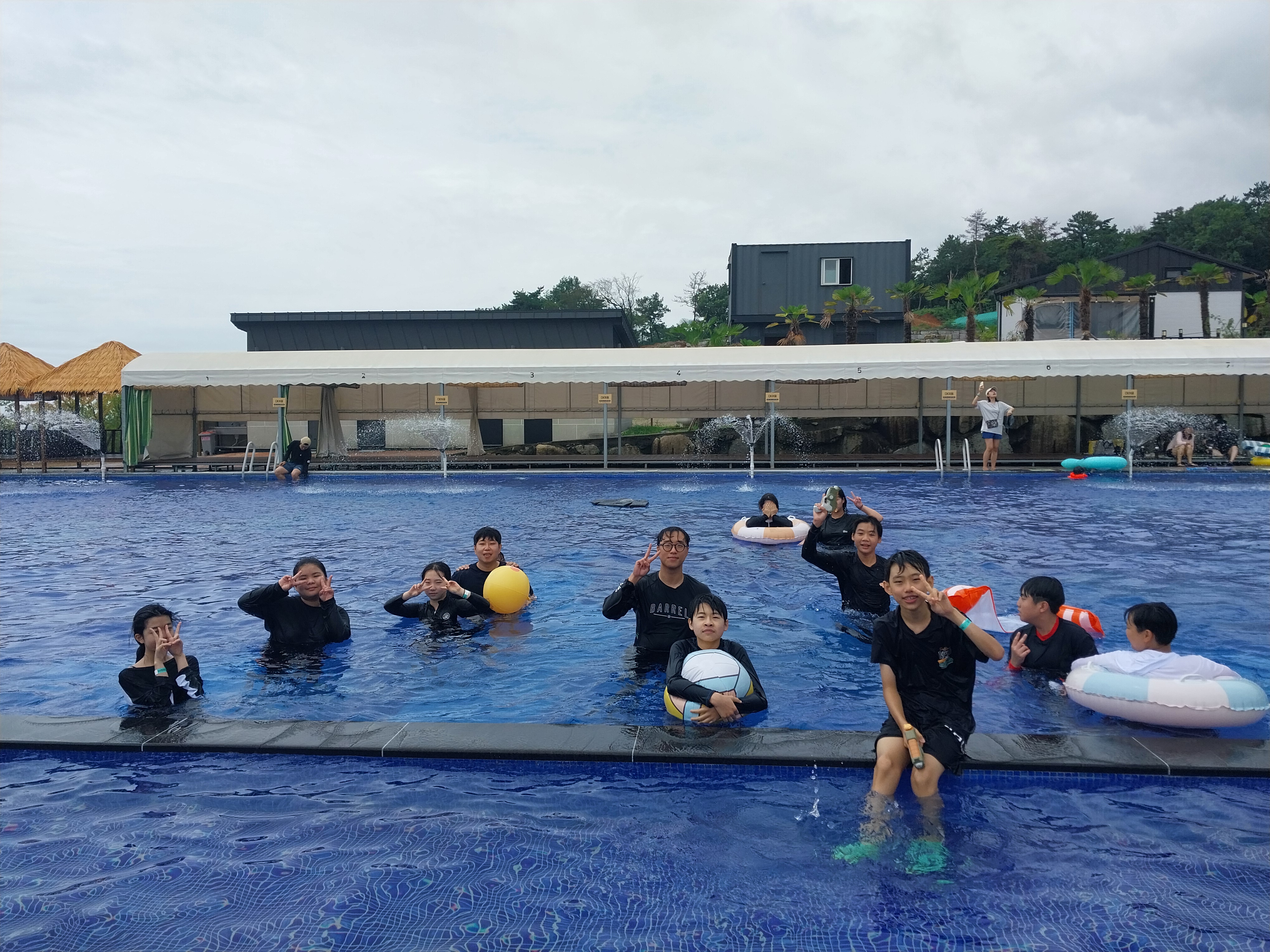 2025년7월19일-중고등부물놀이11.jpg