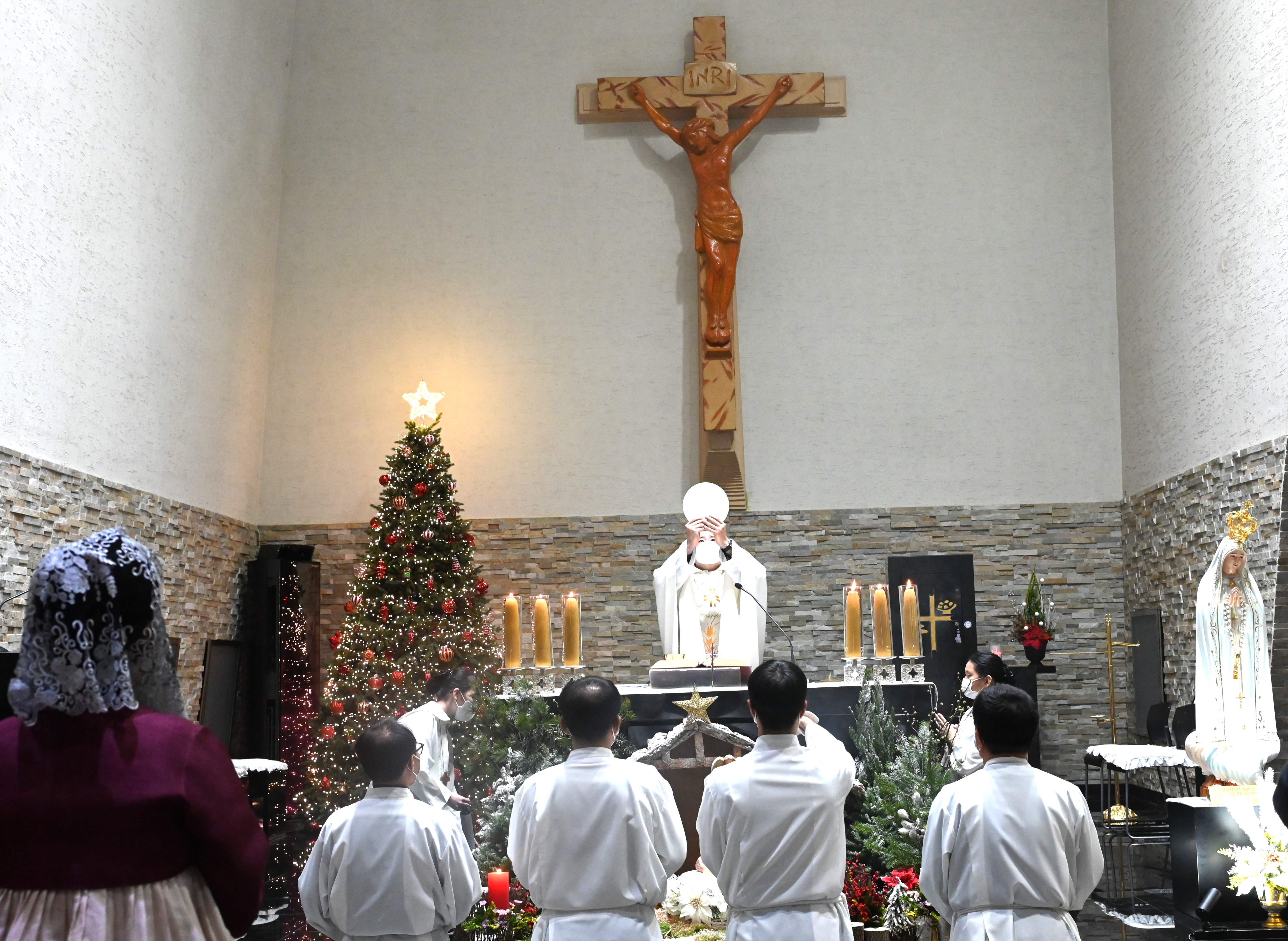 2024년12월24일-성탄전야미사거양성체.JPG