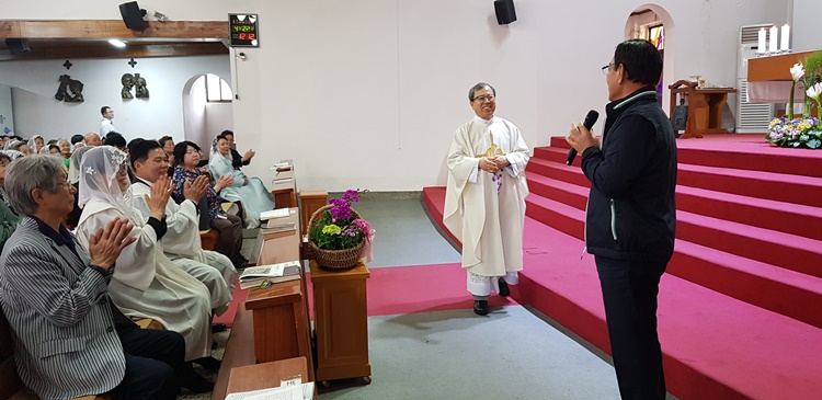 20180422주임신부님영명축일축하식 (29)s.jpg