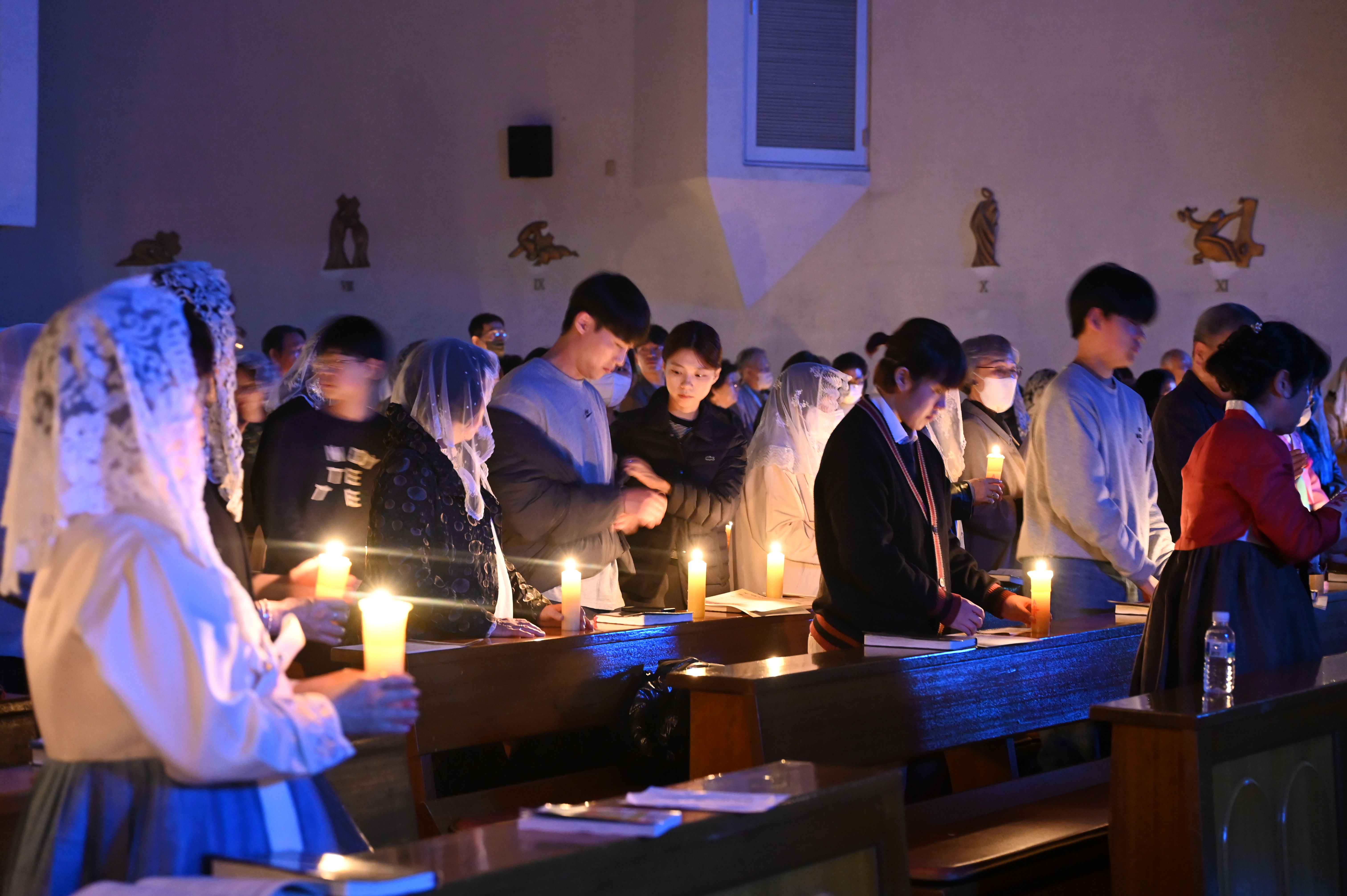 2025년 4월19일-부활성야미사1부김영빈님.JPG
