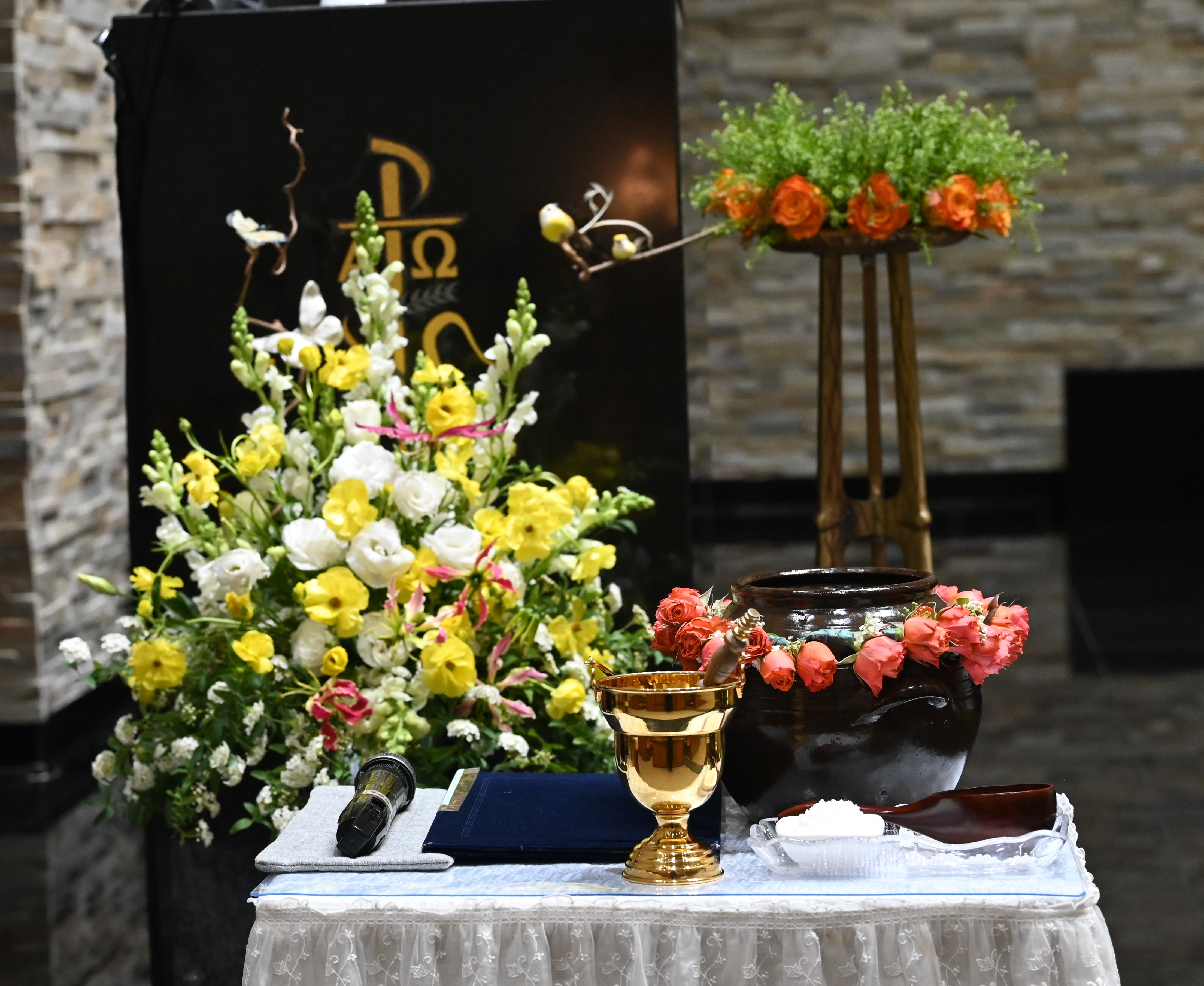 2025년 4월19일-부활성야미사성수축성2.JPG