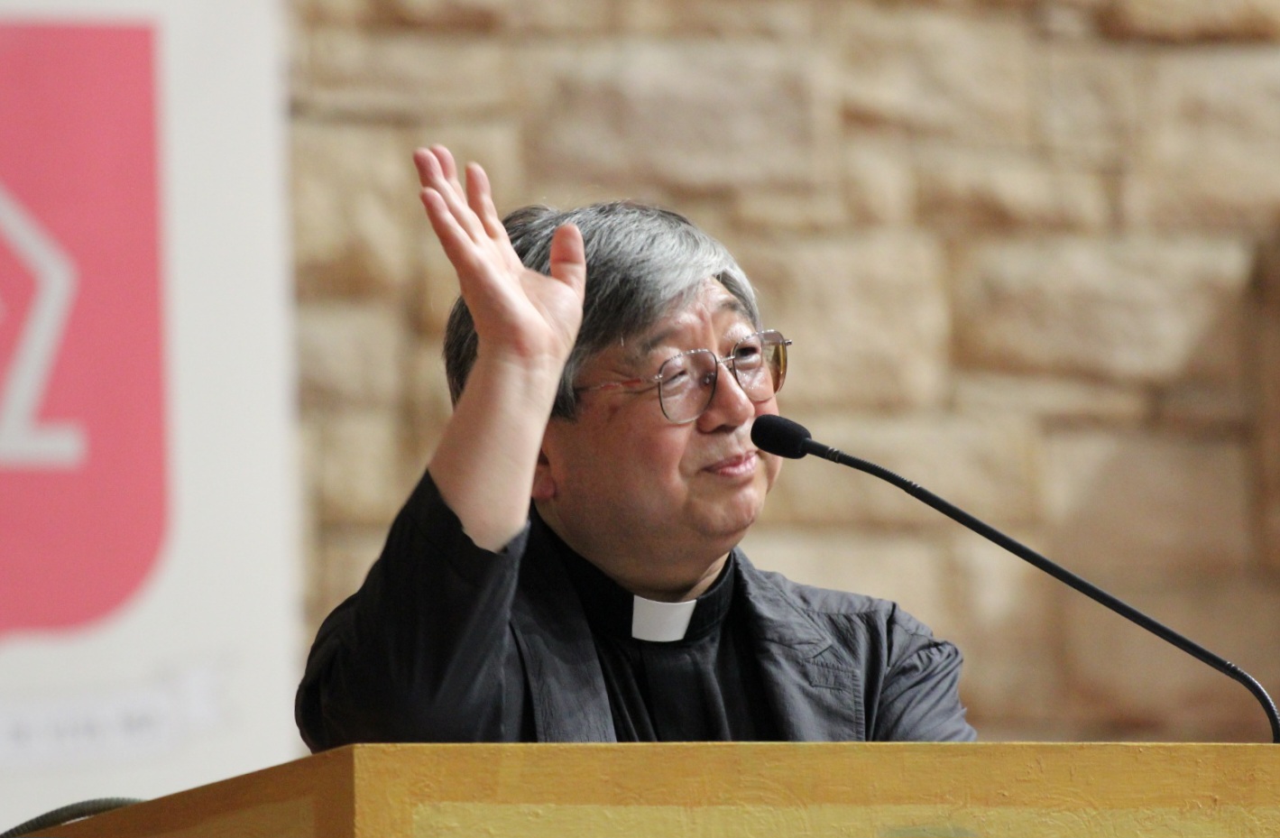 한건 신부님.jpg