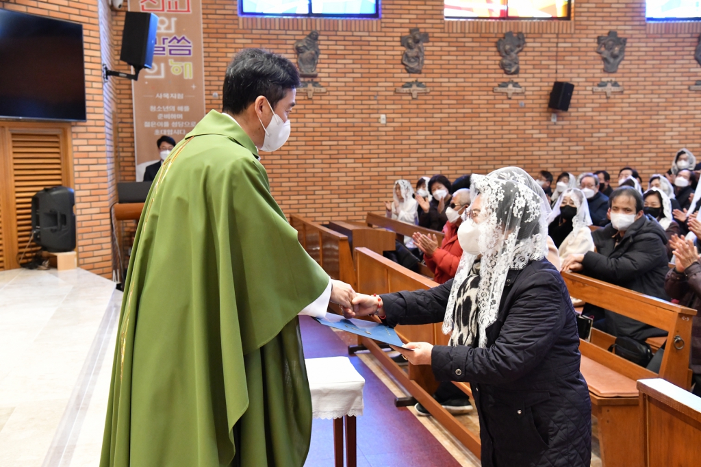 성경완독인증서수여 (1).jpg