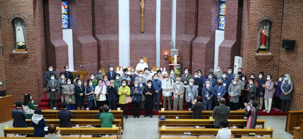 20200510주례부활제5주일미사후어버이날행사 (71).jpg