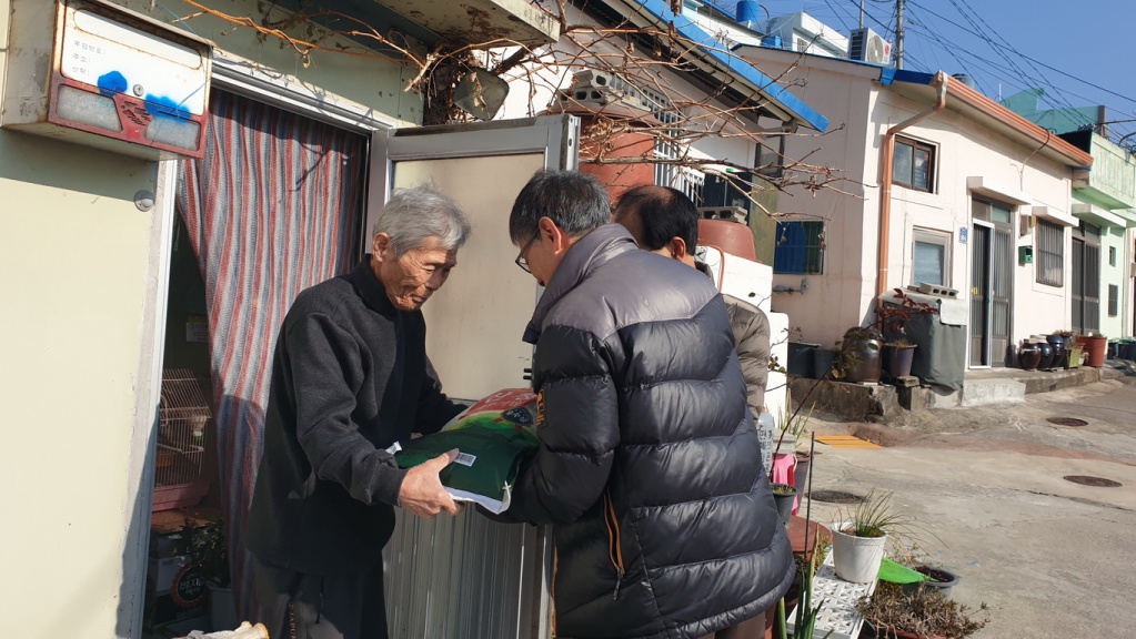 2019-12-15 아미성당 봉사 (37)_크기변경.jpg