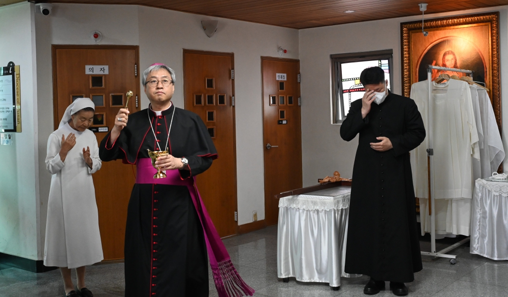 2024년6월2일견진성사주교님성수2.JPG