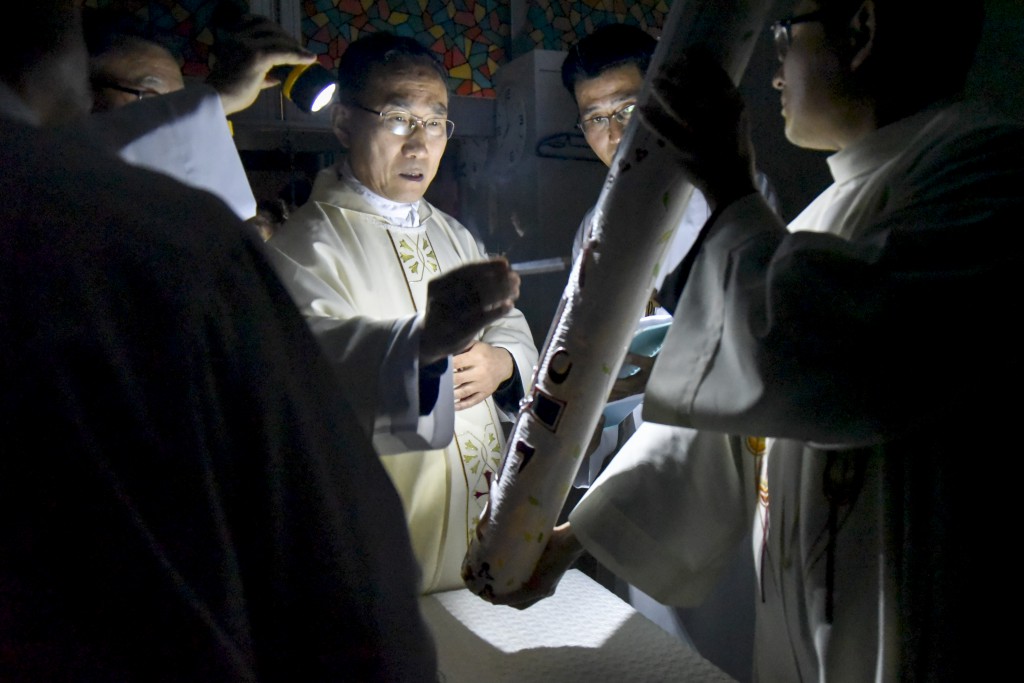 2017-04-15 20-00-20부활성야_용호_002.jpg