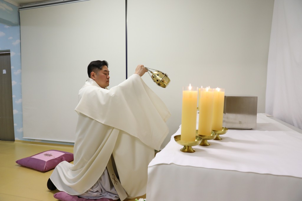 2017-04-13  20-25-34주님만찬성목요일_거제동_048.JPG