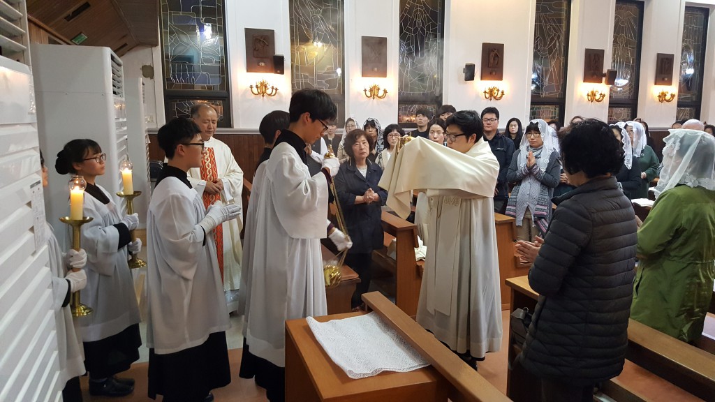 2017-04-13  21-16-49주님만찬성목요일_서대신_009.jpg