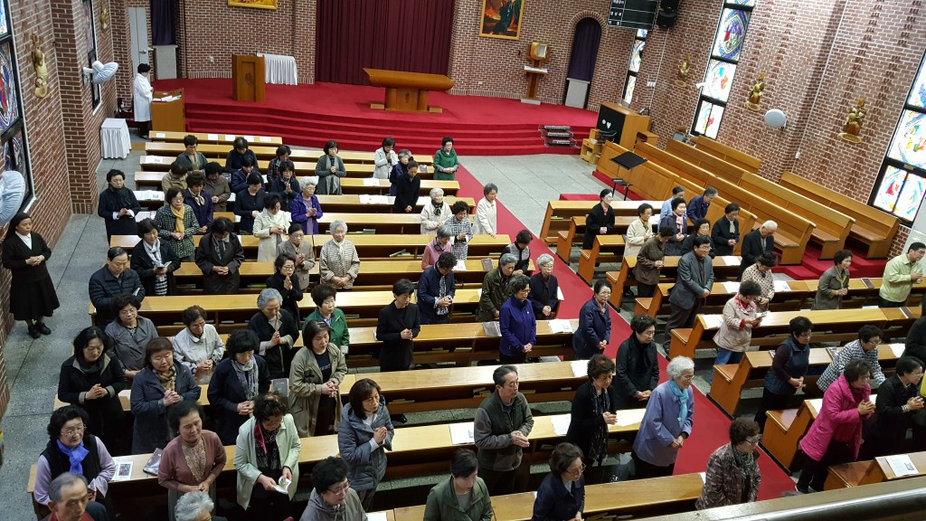 2017-04-14 15-16-22주님만찬성목요일_망미_005.jpg