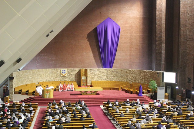 2017-04-14 21-30-33주님수난성금요일_남천_016.jpg