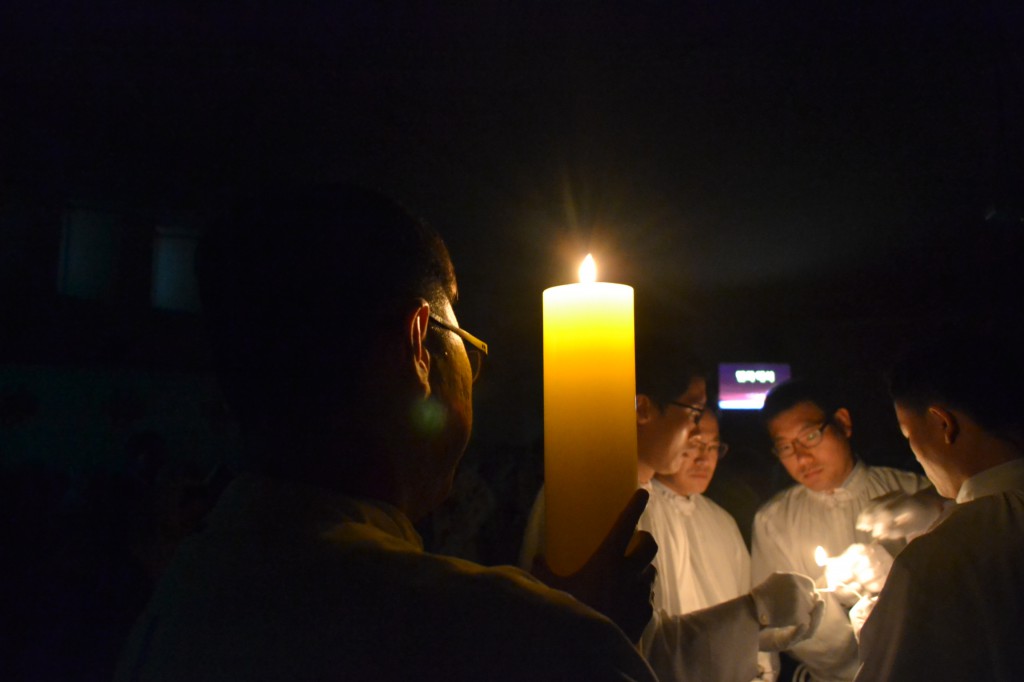 2017-04-15 21-32-05부활성야_사상_002.jpg