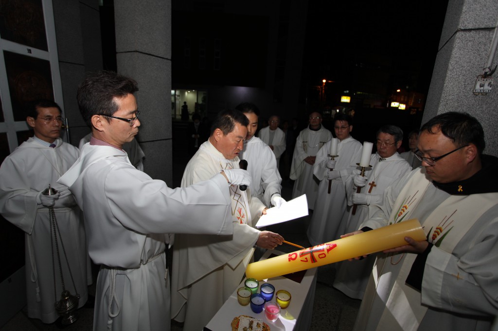 2017-04-15  21-02-12부활성야_대연_006.JPG