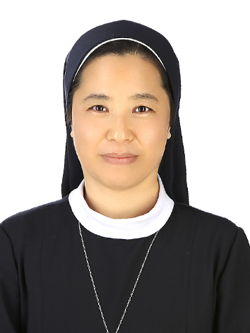 총원장고정란수녀 사진.jpg