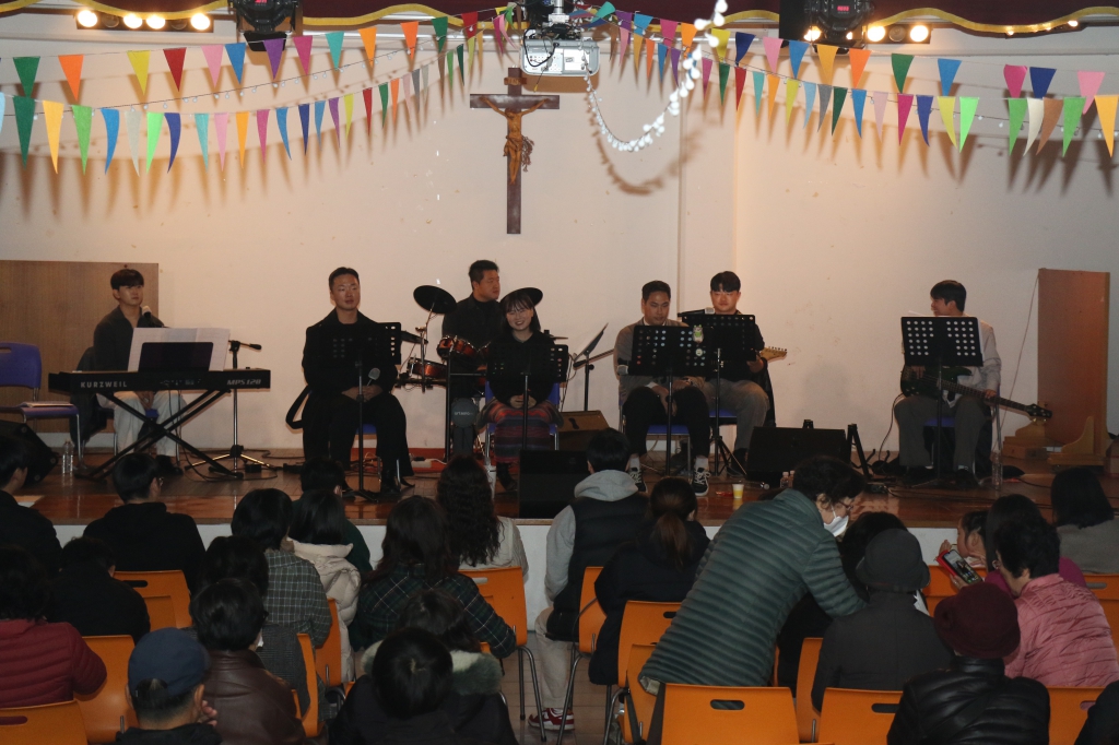 20251122전하성당청년회음악콘서트002.JPG