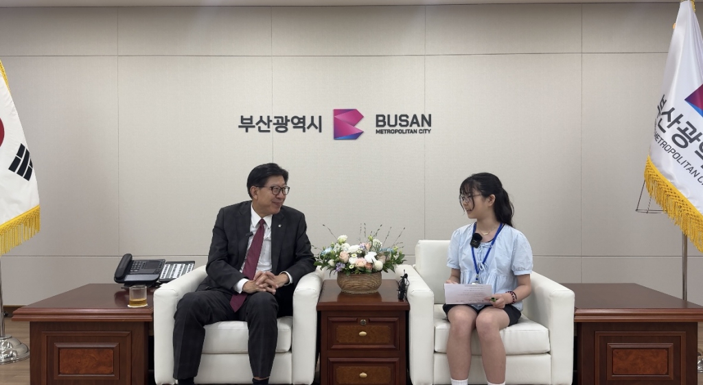 20250610어린이기자단부산시장만나다002.jpg