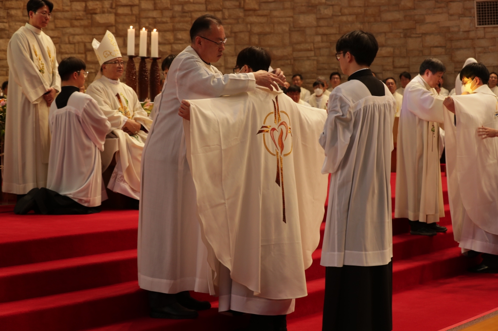 사제복 착의.JPG